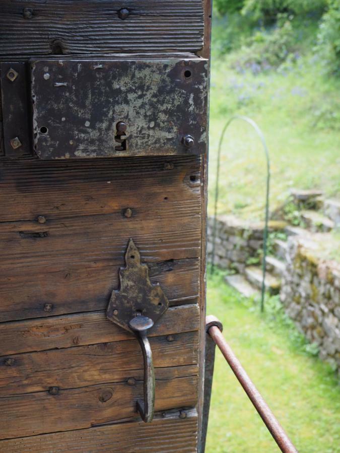 Le Chatel En Beaujolais Valsonne Esterno foto